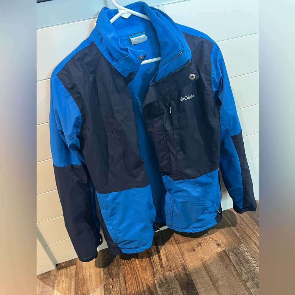 Columbia outgrow interchangeable, two jackets and one boys size extra large